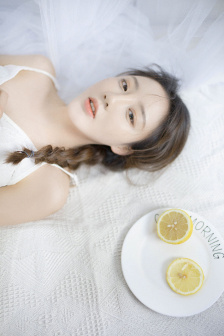 《是妈妈是女儿》歌词